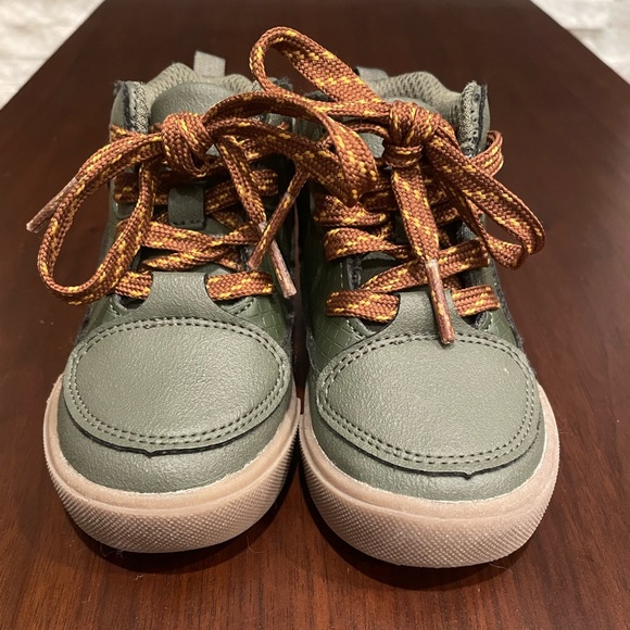 Kids shoes - Picture 1 of 3